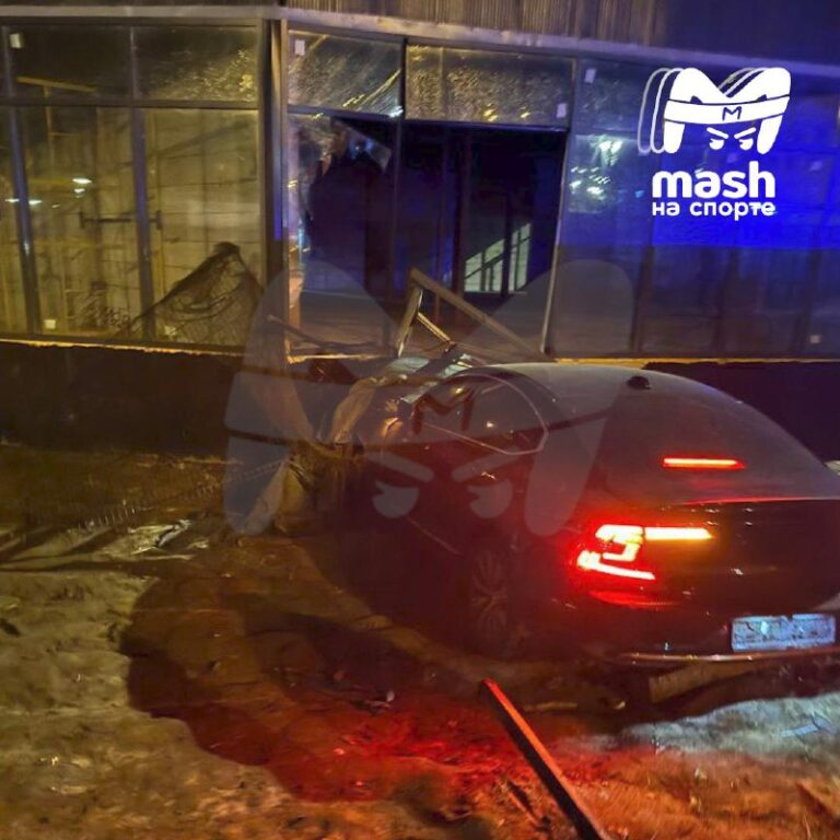 MASH: сын боксера Бахтина попал в ДТП в Подмосковье