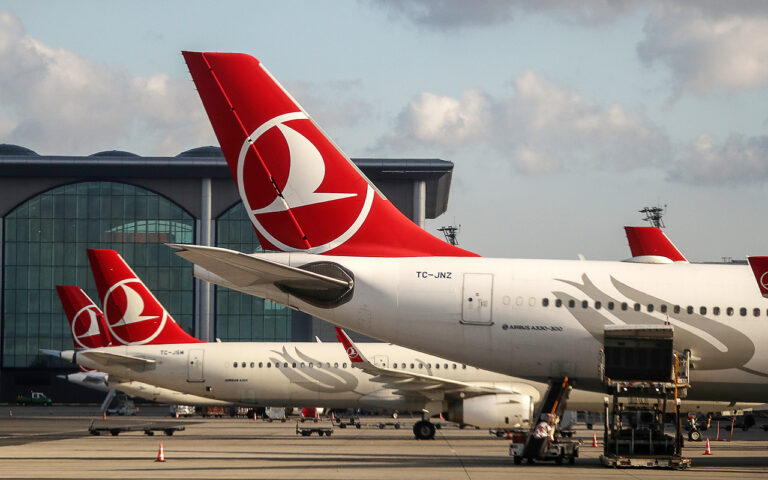 MASH: Turkish Airlines введет штрафы за подъем до остановки самолета